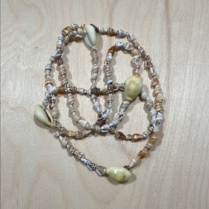 Shell Beaded Necklace - Gold and Cream